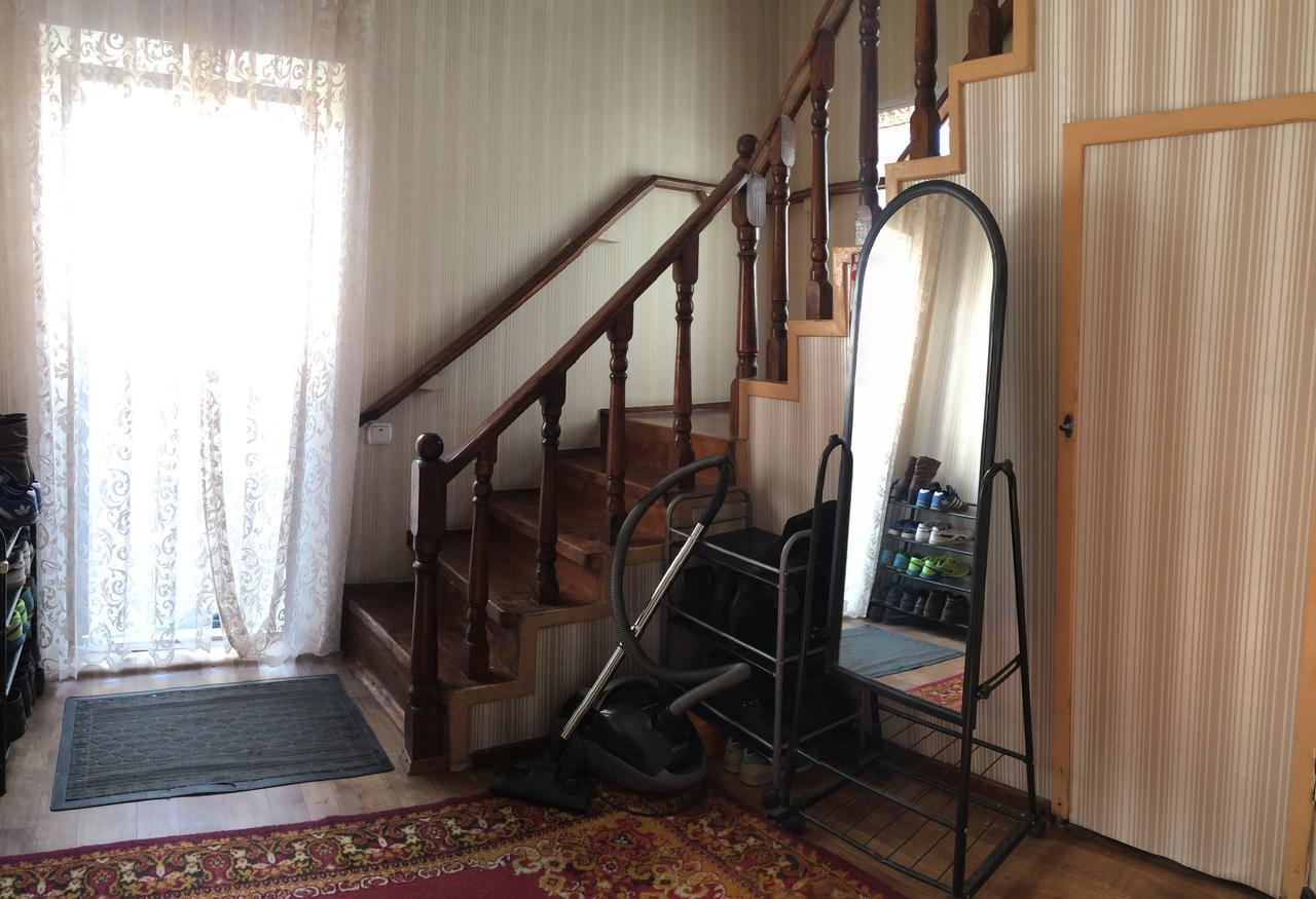 Holiday Hostel House Bishkek Ngoại thất bức ảnh
