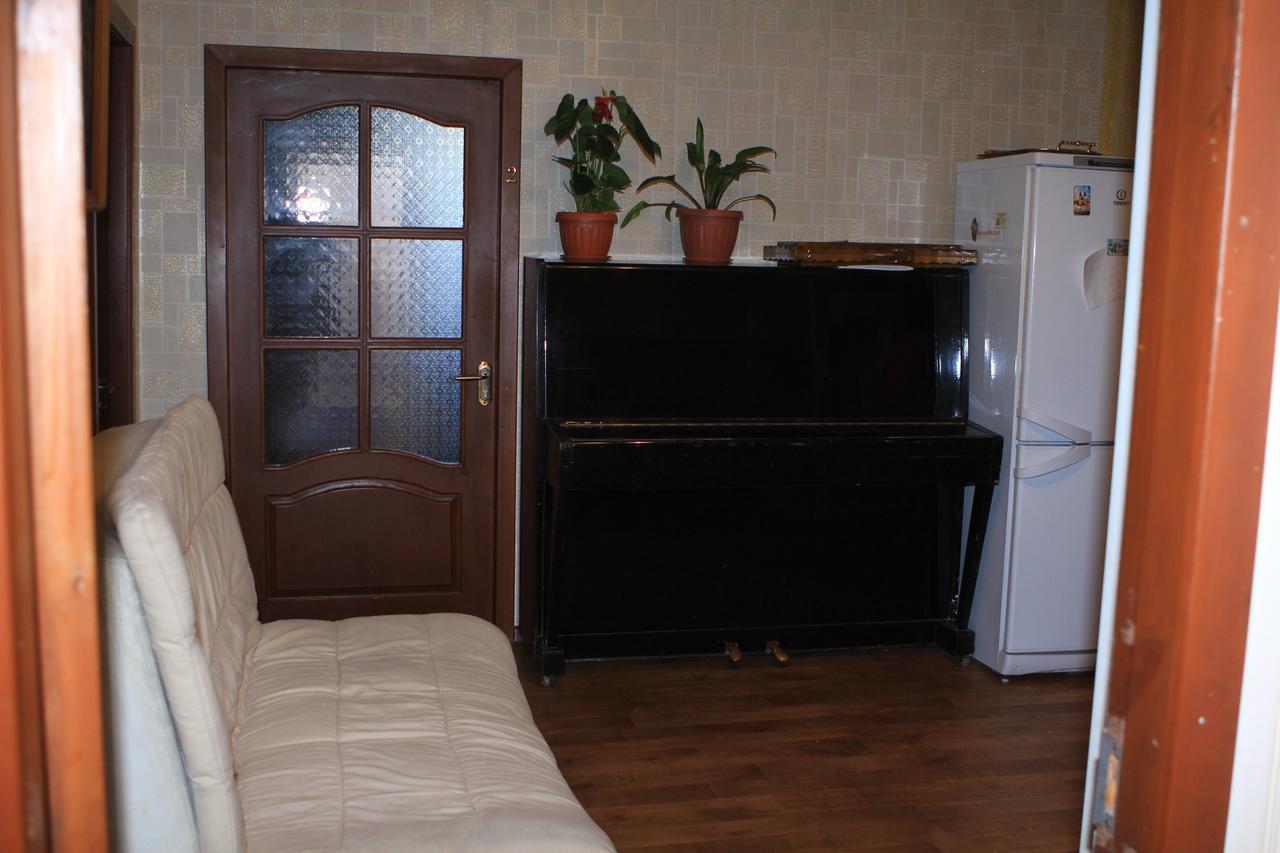 Holiday Hostel House Bishkek Ngoại thất bức ảnh