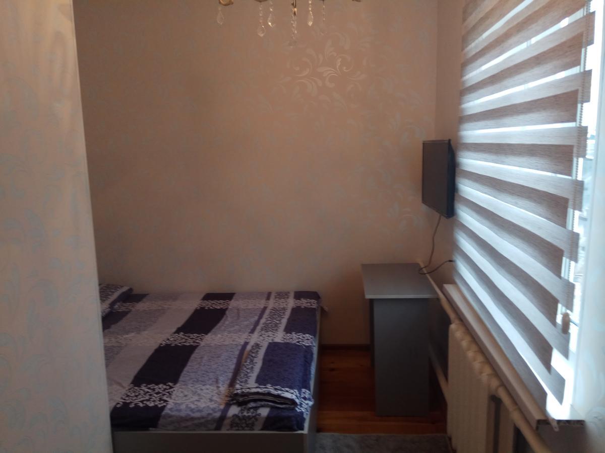 Holiday Hostel House Bishkek Ngoại thất bức ảnh