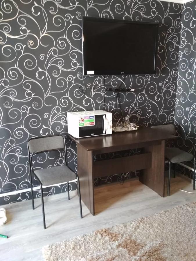 Holiday Hostel House Bishkek Ngoại thất bức ảnh