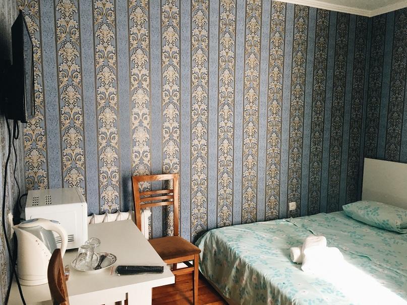 Holiday Hostel House Bishkek Ngoại thất bức ảnh